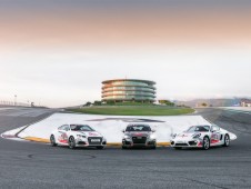 3 carros super desportivos do Autódromo Internacional do Algarve