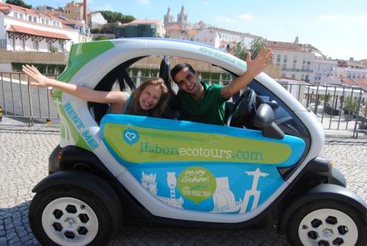 Tour da Mourisca com Twizy GPS Guia em Lisboa (90 minutos)