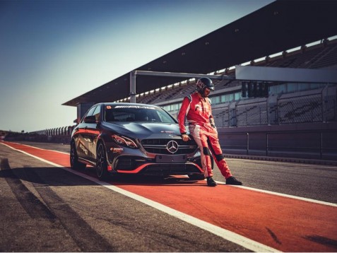 Conduzir um AMG E53 no Autódromo Internacional do Algarve