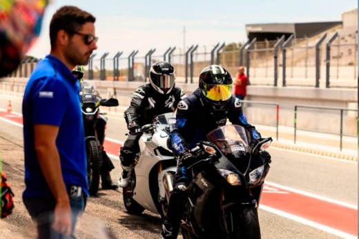 Curso com moto Yamaha R6 do AIA