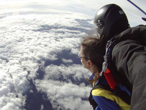 Salto em Queda Livre com a Sky Fun Center