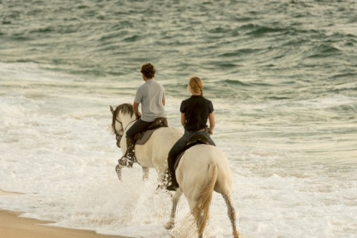 Passeio Romântico a Cavalo à Beira-mar p/2