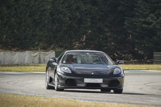 Experiência de Copiloto em Ferrari Braga