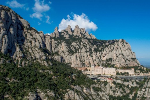 Barcelona Sky Tour & Montserrat