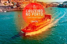 Cruzeiro das 6 Pontes no Porto com petiscos e bebidas a bordo