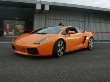 Conduzir um Lamborghini Gallardo | 1 ou 2 Voltas em Circuito