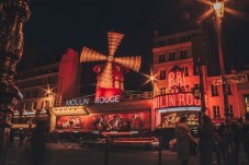 Show Cabaret com Jantar no Moulin Rouge Paris