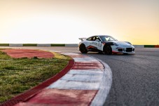 Conduzir Porsche GT3 3 voltas + 1 volta em co-piloto