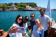 Bilhete para Tour de Tuk Tuk + Tour na Adega do vinho Porto + Cruzeiro no Douro