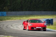 Conduzir um Ferrari F430 no Autódromo de Braga (1 volta)