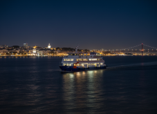 Cruzeiro no Rio Tejo com Jantar e Música ao Vivo p/2