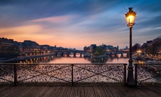 Moulin Rouge Paris com cruzeiro com jantar na Torre Eiffel