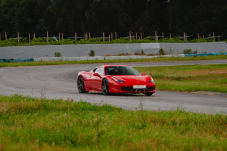 Copiloto num Ferrari 458 Itália no Circuito de Braga