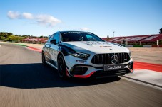Conduzir um AMG A45 no Autódromo Internacional do Algarve