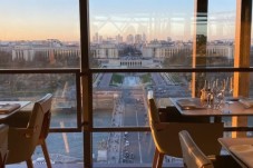 Déjeuner à la Tour Eiffel pour 2 - Menu Brasserie - Paris (75)