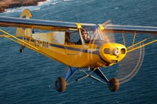 Voo com o avião histórico Piper Cub PA18/150