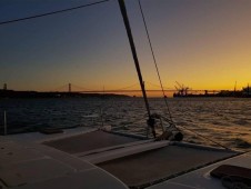 Sunset em Catamaran no Rio Tejo c/ Champagne p/2