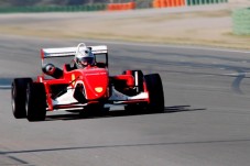 Conduzir um Formula em circuito