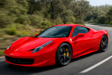 Copiloto num Ferrari F458 Itália em Estrada Aberta