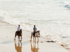 Passeio a cavalo na praia de Melides com picnic romântico