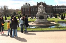 Kensington Palace Gardens Tour with Royal High Tea