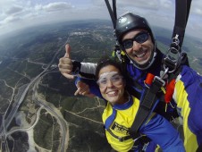 Salto em Queda Livre com a Sky Fun Center