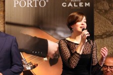 Visita às Caves Cálem + espetáculo de fado