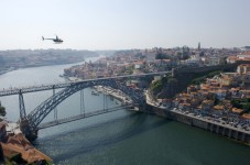Voo de Helicóptero no Rio Douro