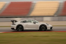 Conduzir um Porsche 992 GT3 num Circuito de Espanha
