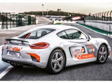 Porsche Cayman S no Autódromo Internacional do Algarve