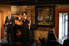 Visita às Caves Cálem + Espetáculo de Fado