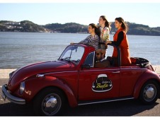 Tour Guiado em Lisboa num VW Beetle Descapotável