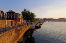 Tour no Douro entre as cidades