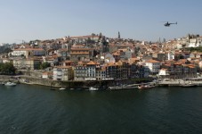 Voo de Helicóptero no Porto | Rota Porto Douro p/ até 3