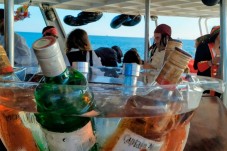 Festa de aniversário em barco Catamaran em Lisboa
