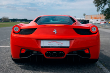 Copiloto em Ferrari 458 no circuito de Braga