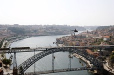Voo de Helicóptero no Porto | Rota Porto Douro p/ até 3
