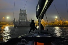 Passeio Noturno num barco a vela pelo Rio Tejo