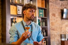 Bilhete para Tour de Tuk Tuk + Tour na Adega do vinho Porto + Cruzeiro no Douro
