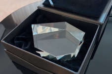 Exemplos de Prendas Originais e Personalizadas em Cristal 3D
