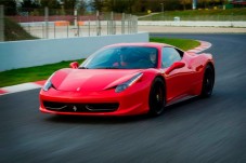 Ferrari 458 Italia em circuito