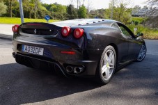 Conduzir um Ferrari F430 em Estrada em Braga