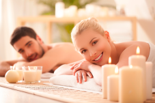 Massagem com Velas Quentes