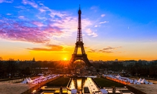 Moulin Rouge Paris com cruzeiro com jantar na Torre Eiffel