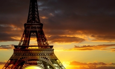 Moulin Rouge Paris com cruzeiro com jantar na Torre Eiffel