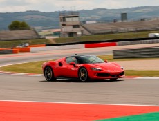 Carros Desportivos em Circuito